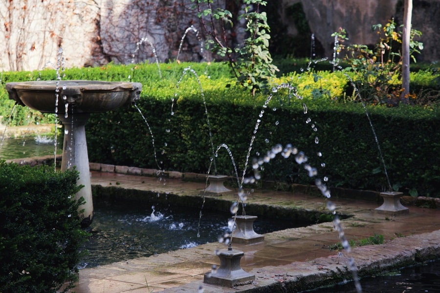 fontane-nel-giardino-antica
